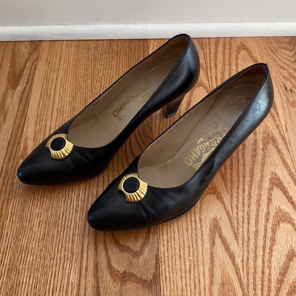 Salvatore Ferragamo ~ vintage saks fifth Ave sz 7 - black 2 inch heel - Picture 5 of 7